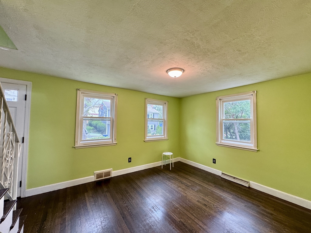 21 Richard St Unit: SF