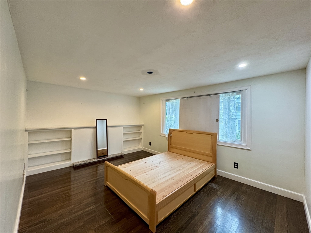 21 Richard St Unit: SF