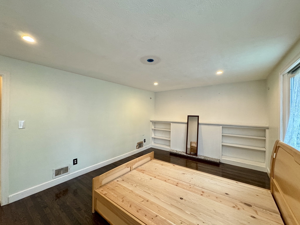 21 Richard St Unit: SF