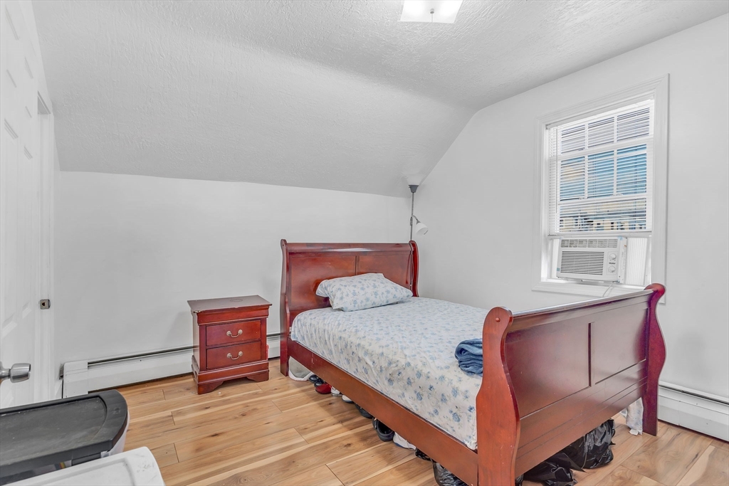54 Phillips St