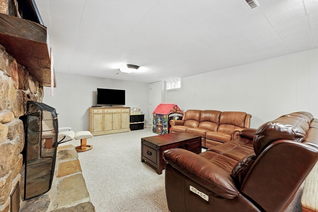 211 Circuit St
