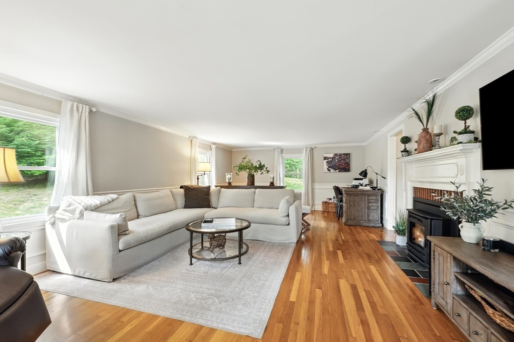 211 Circuit St