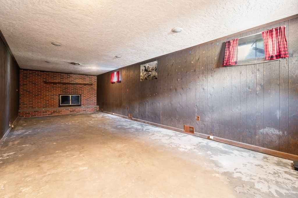 33 Julian Rd