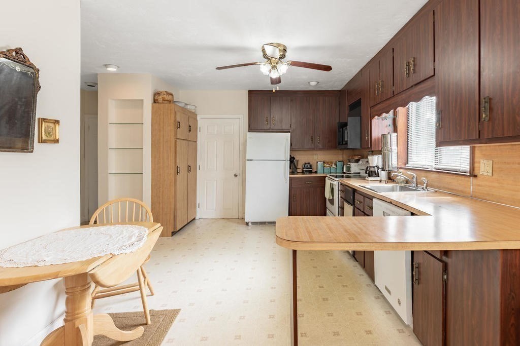 8-10 Vinton Ave