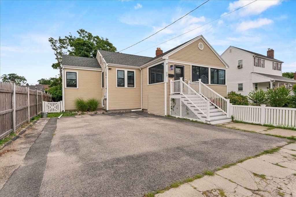 33 D St