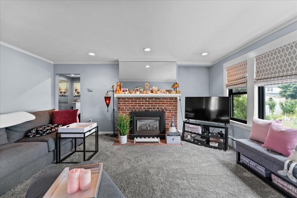 33 D St