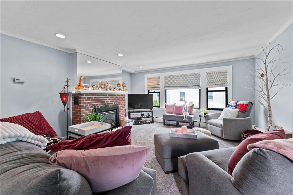 33 D St