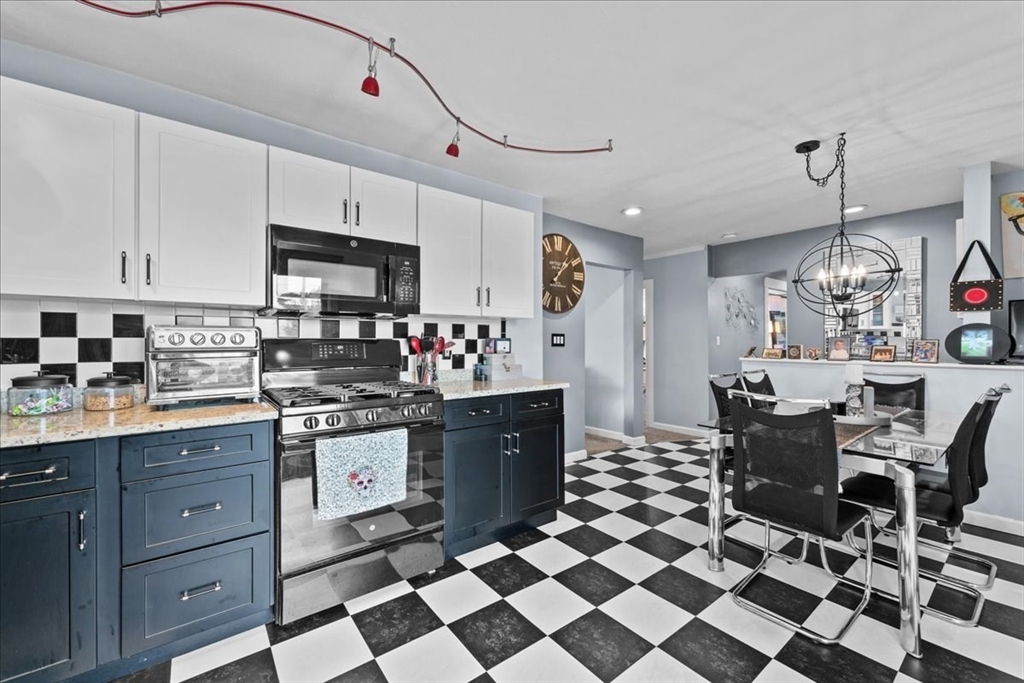33 D St