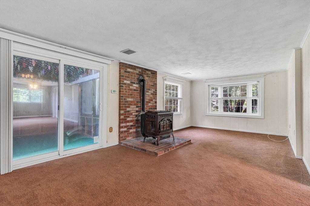 50 Hartford Ave E