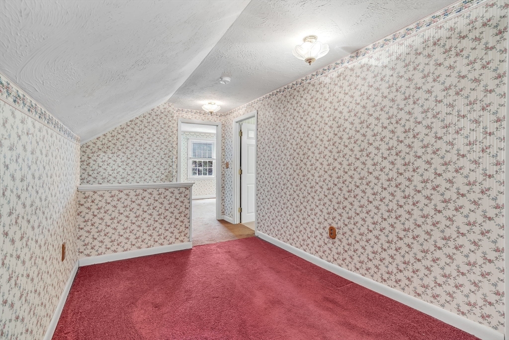 50 Hartford Ave E