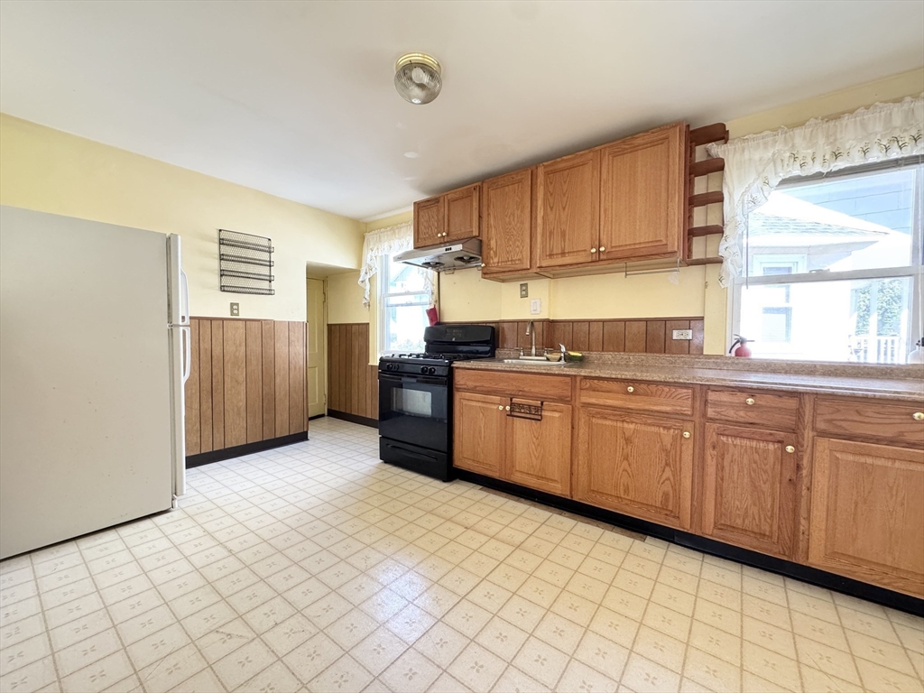 158 Harriet Ave
