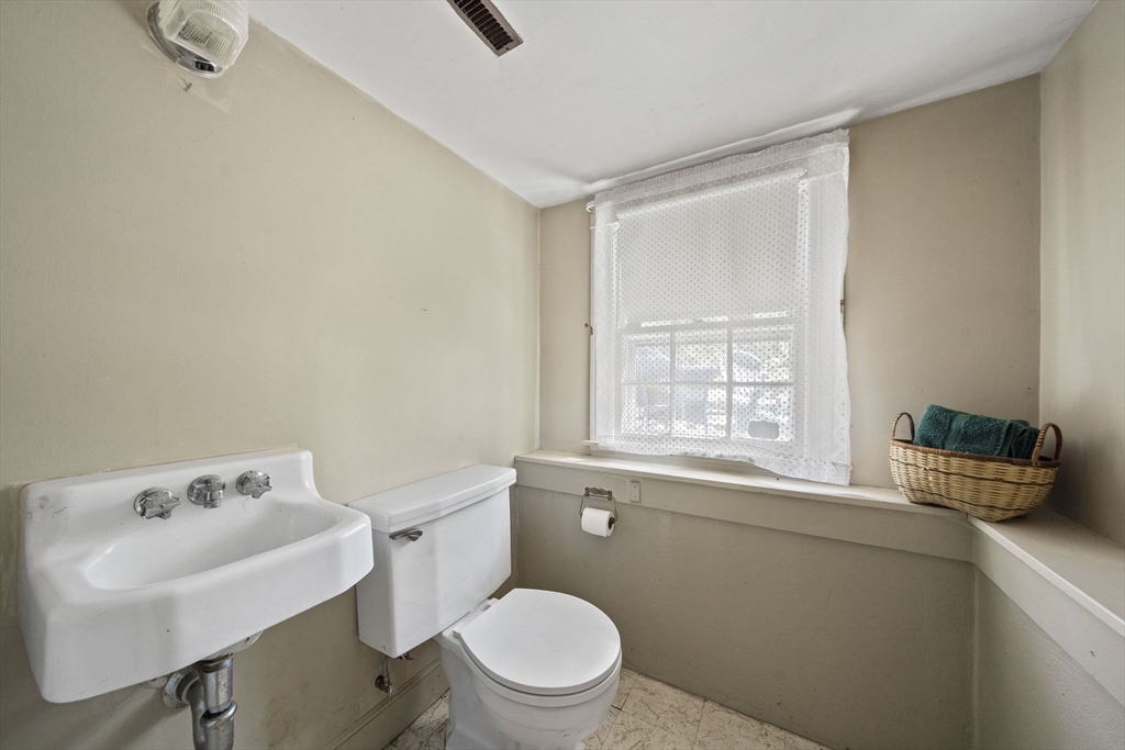103 King Philip St