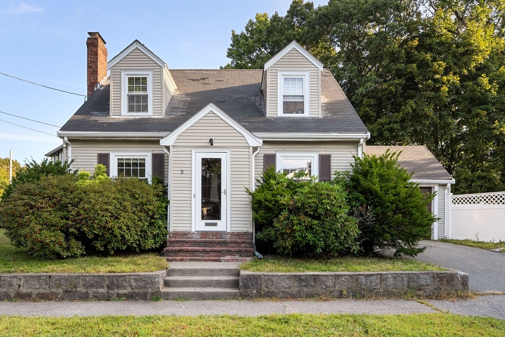 444 W Squantum St