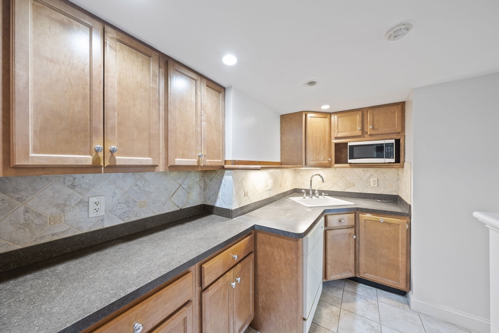 575 Broad St # 305