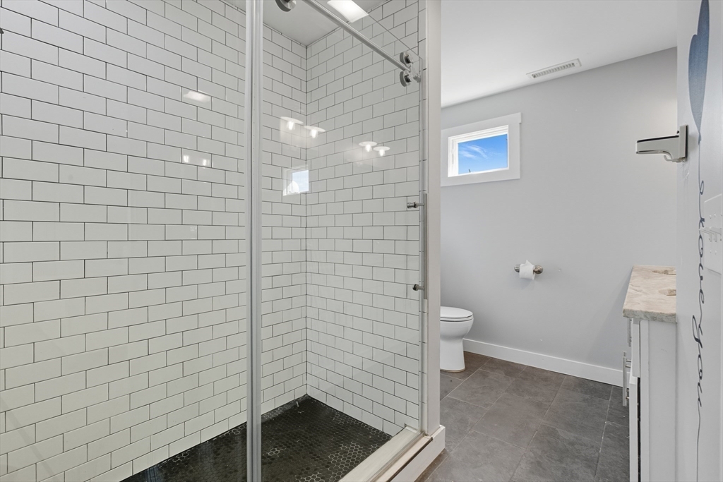 93 Wilson Ave
