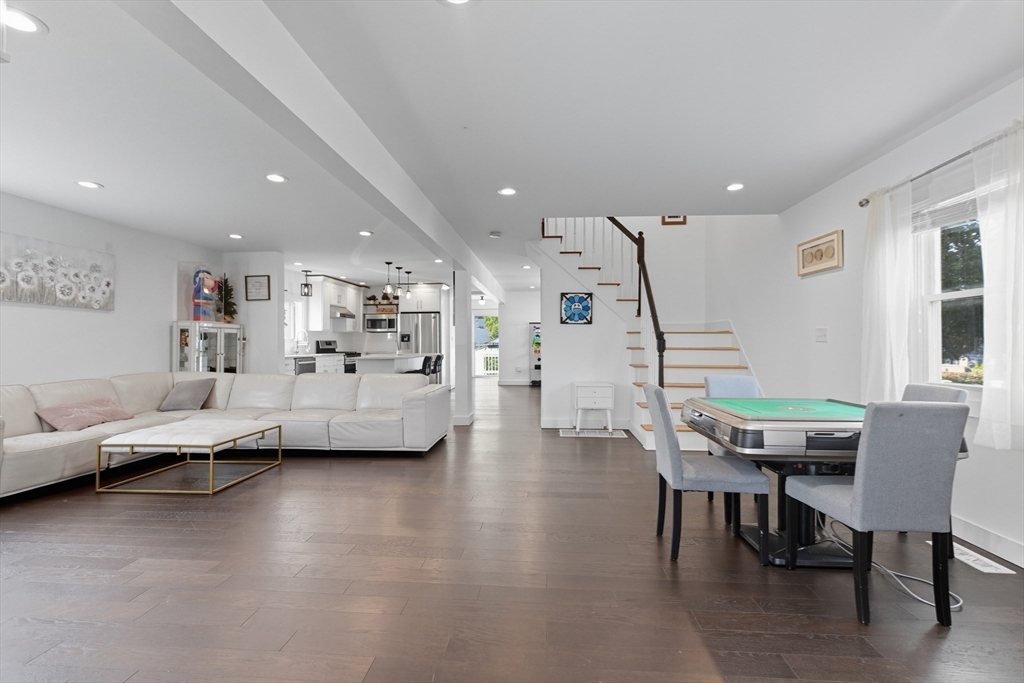 93 Wilson Ave