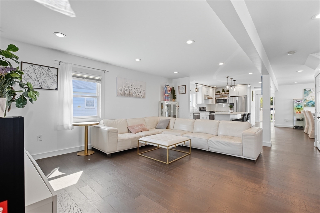 93 Wilson Ave