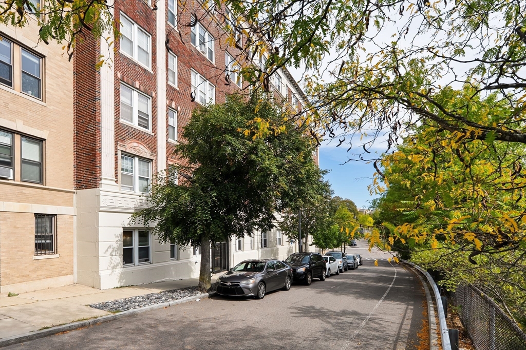 1691 Commonwealth Ave # 31