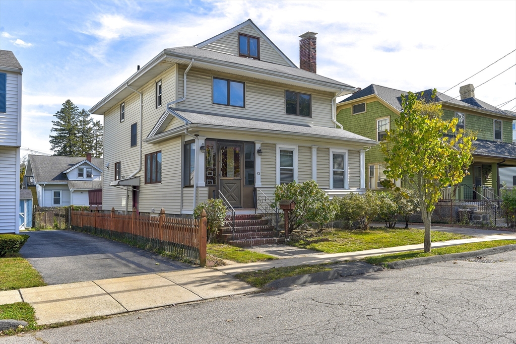43 Ellington Rd