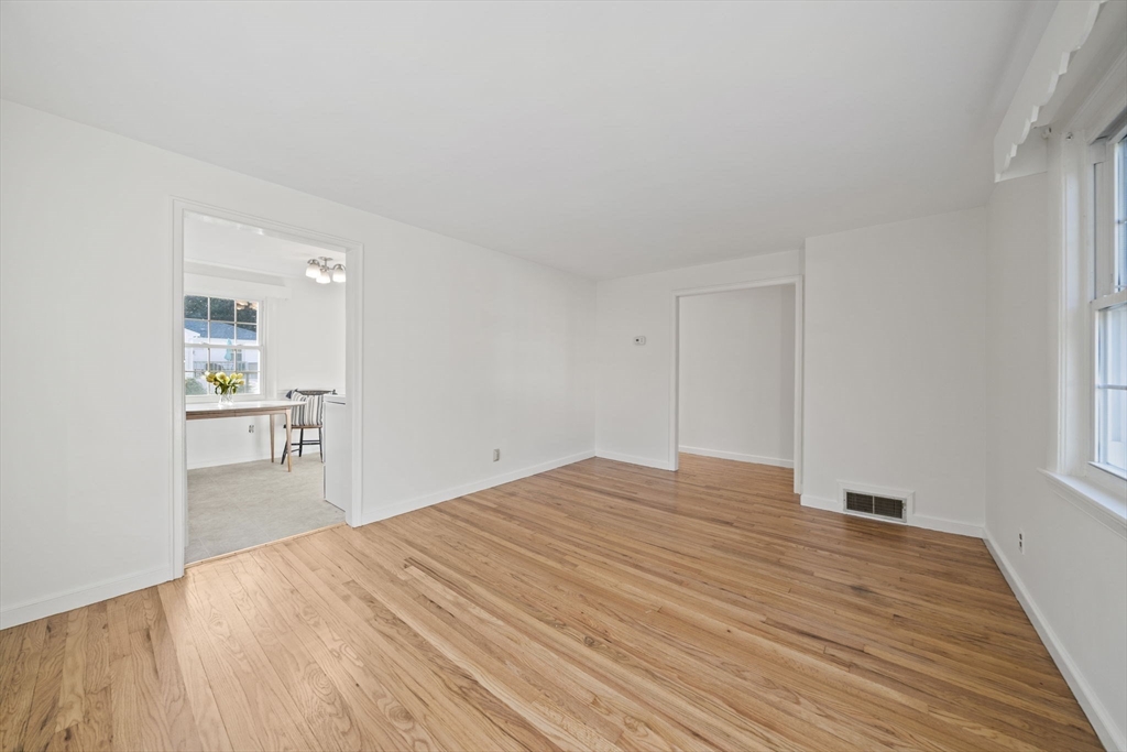 7 Drake St