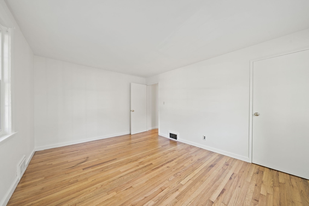 7 Drake St