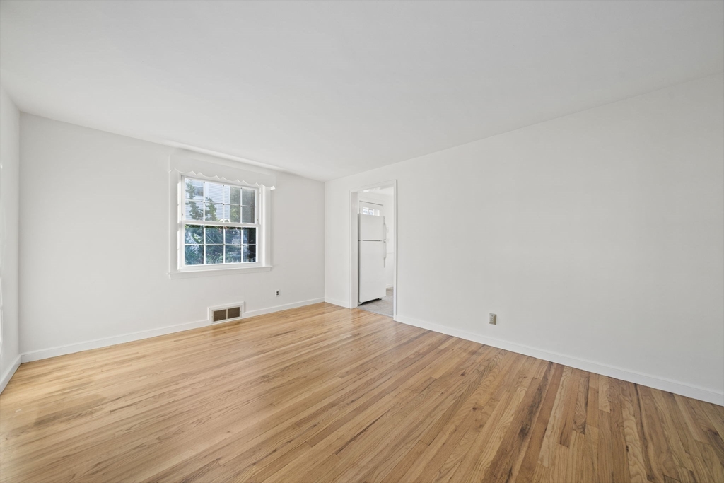7 Drake St