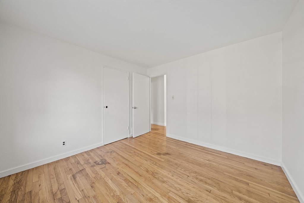 7 Drake St