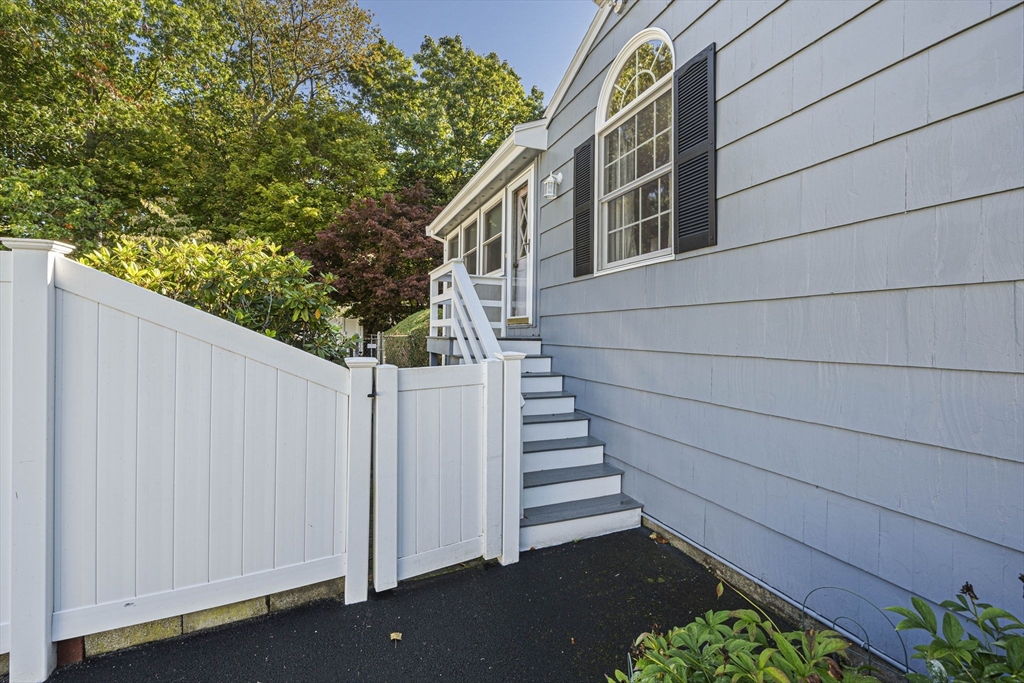 86 Damon Rd