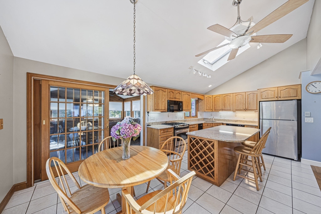 86 Damon Rd