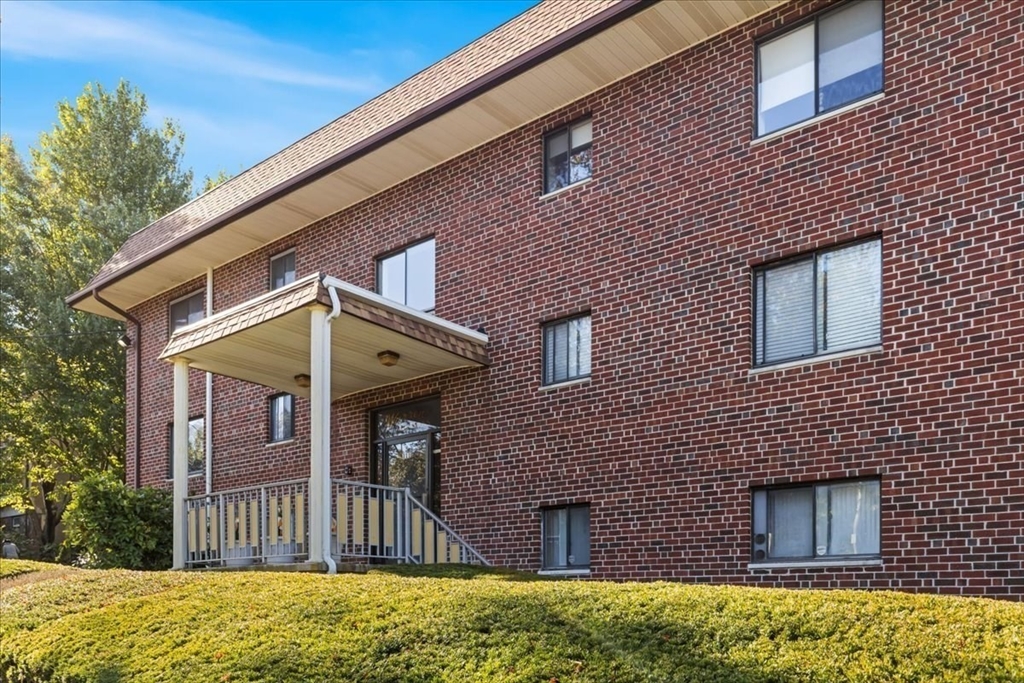 111 Warren Ave # 1F