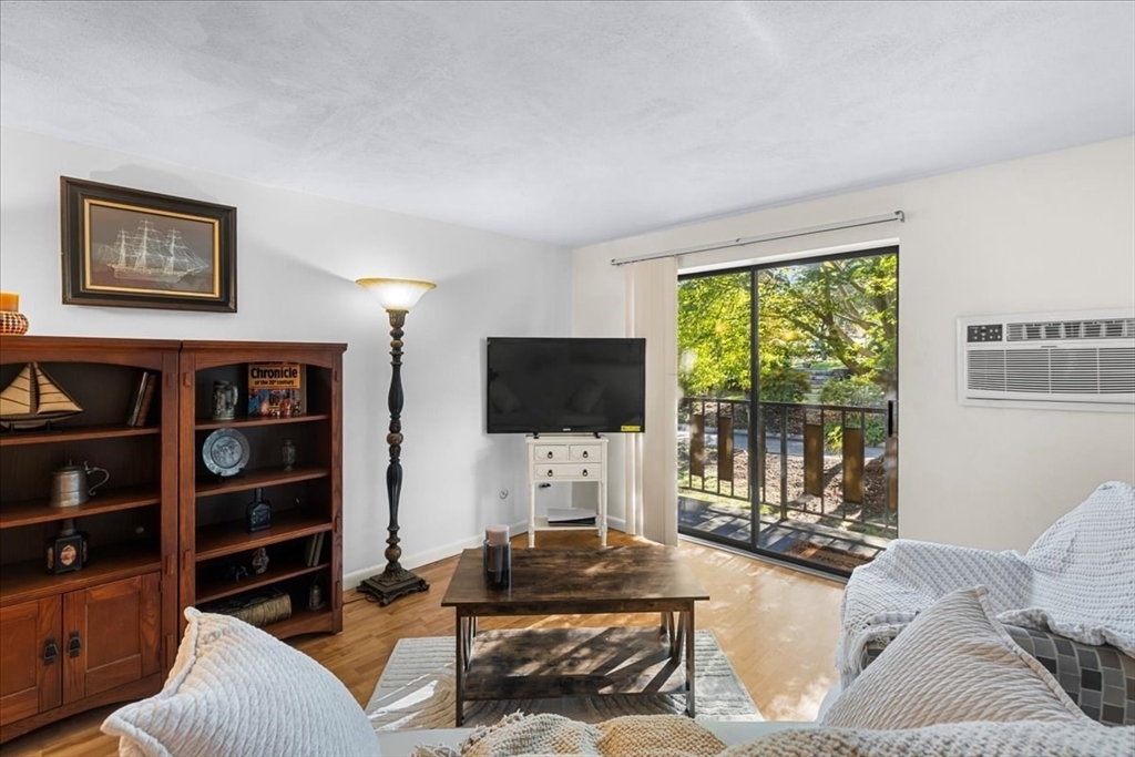 111 Warren Ave # 1F