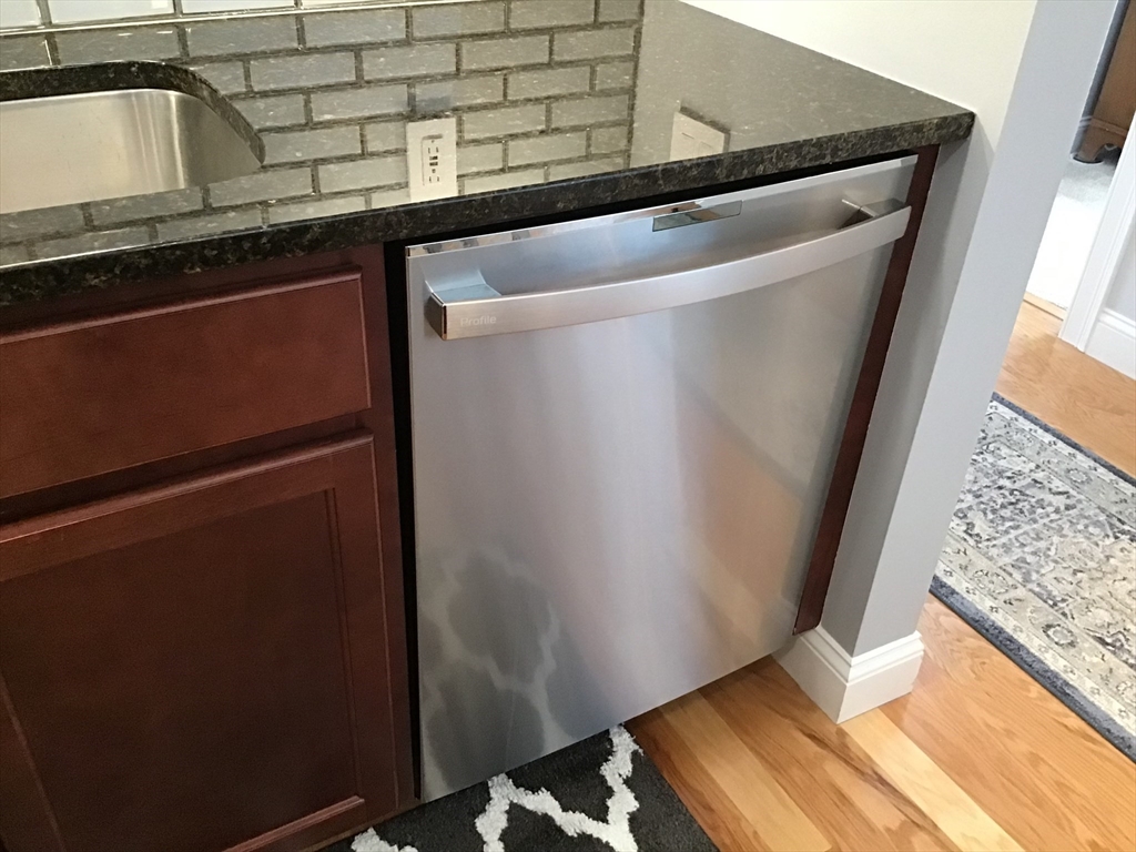 2 Mariners Way # 306