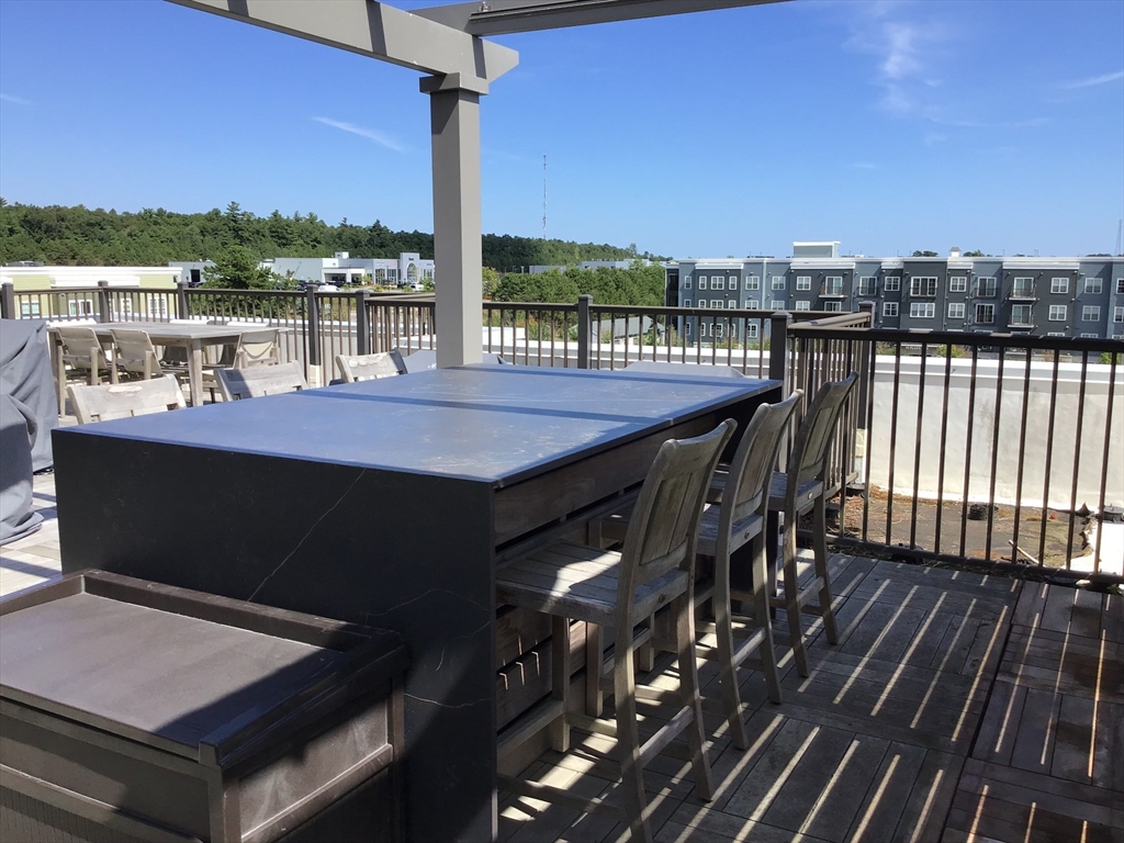 2 Mariners Way # 306