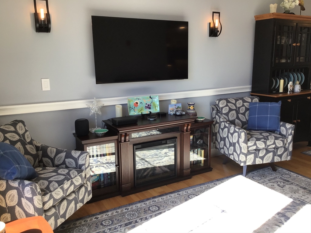 2 Mariners Way # 306