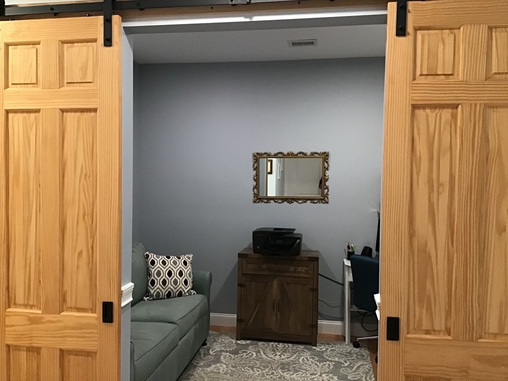 2 Mariners Way # 306