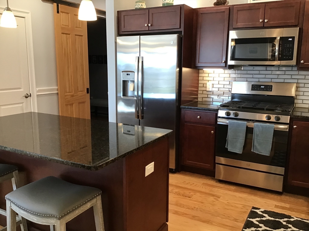 2 Mariners Way # 306