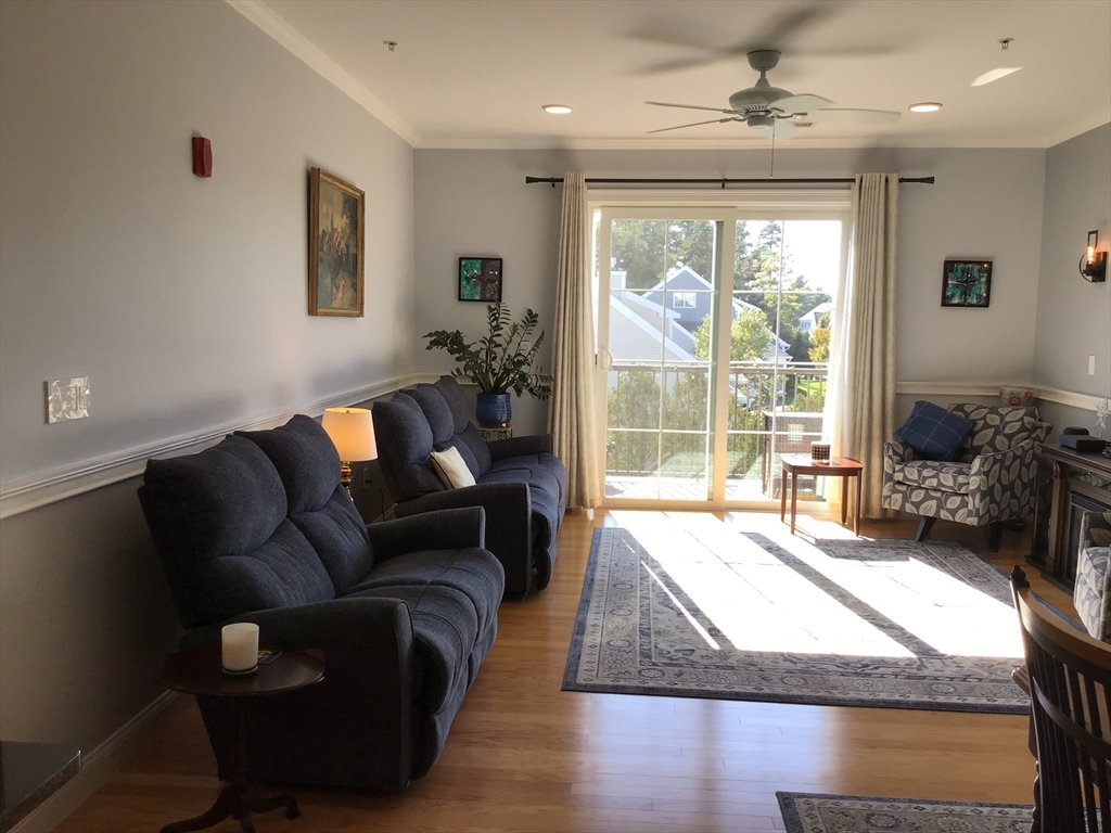 2 Mariners Way # 306