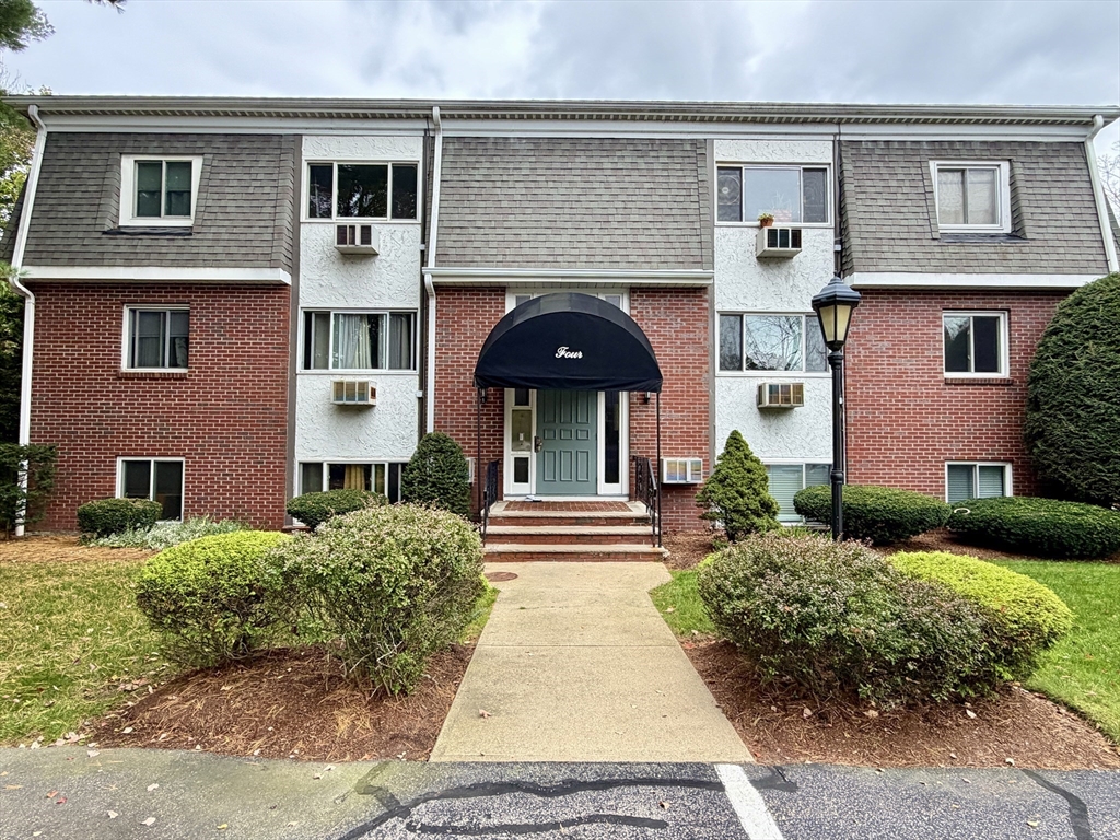 80 Walnut St # 405