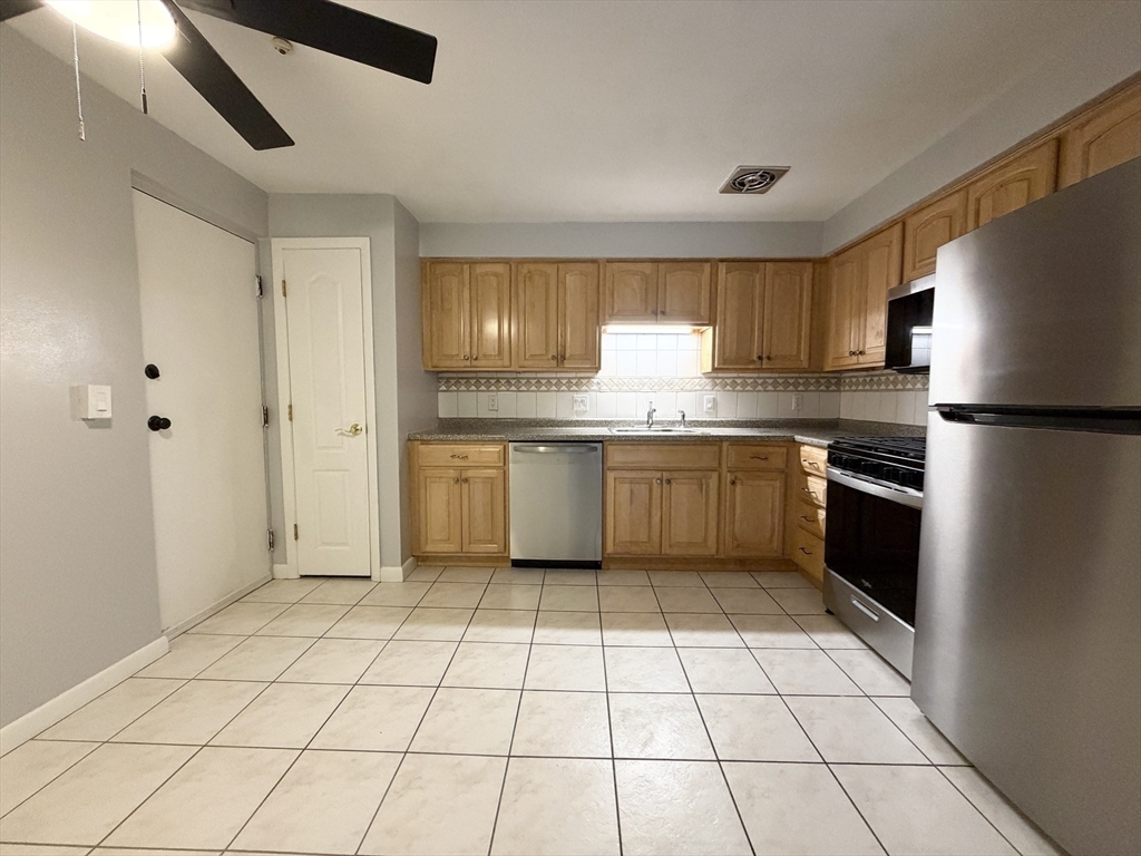 80 Walnut St # 405