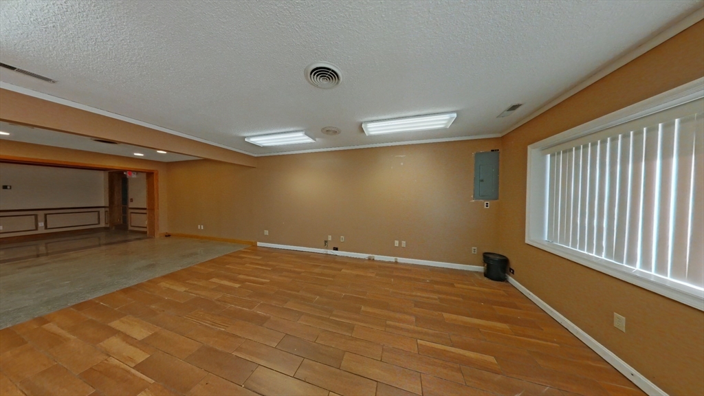 14 Dinley St