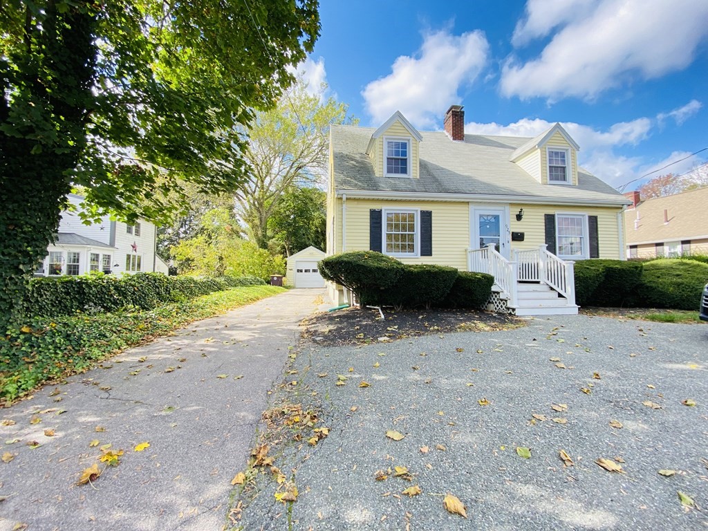 925 Main St