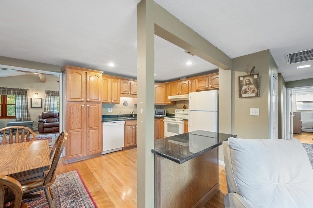 16 Woodcliff Rd