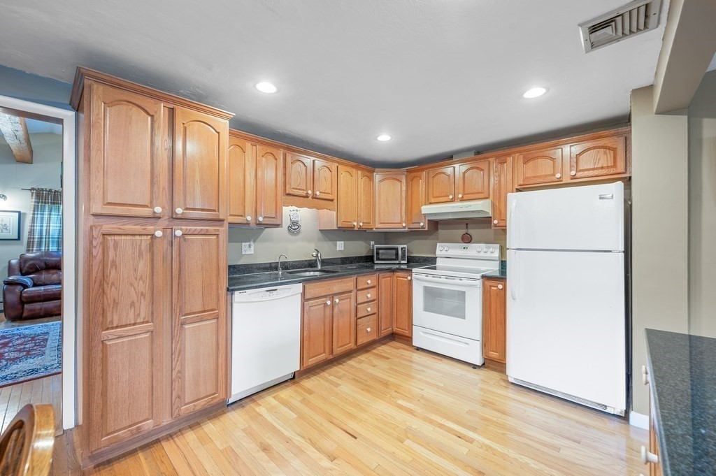 16 Woodcliff Rd