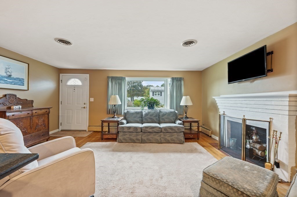 16 Woodcliff Rd