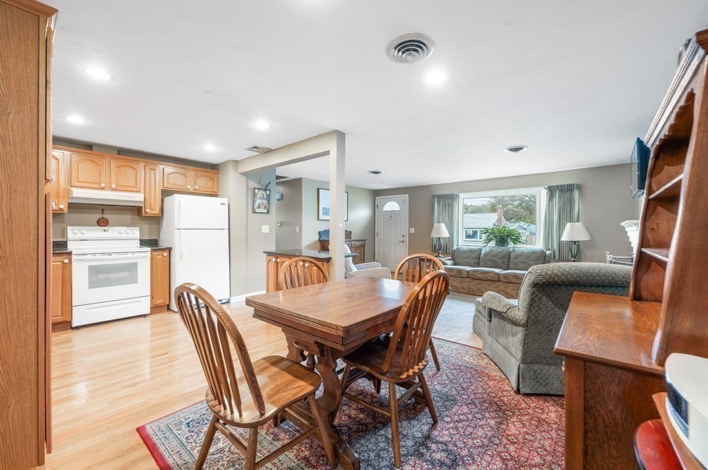 16 Woodcliff Rd
