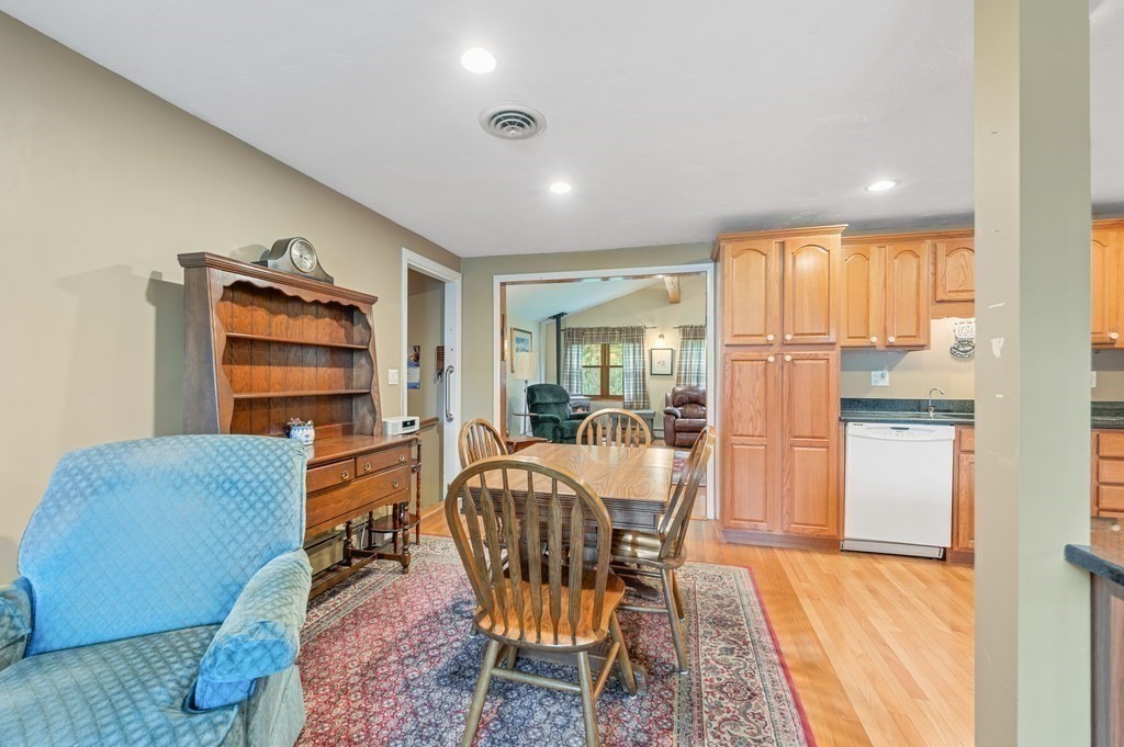 16 Woodcliff Rd