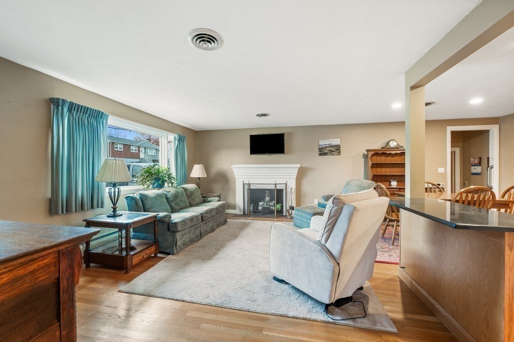 16 Woodcliff Rd