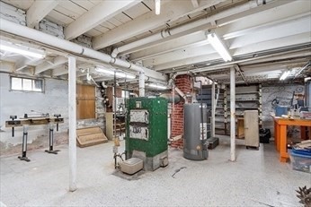 27 Fuller Rd Unit: SF