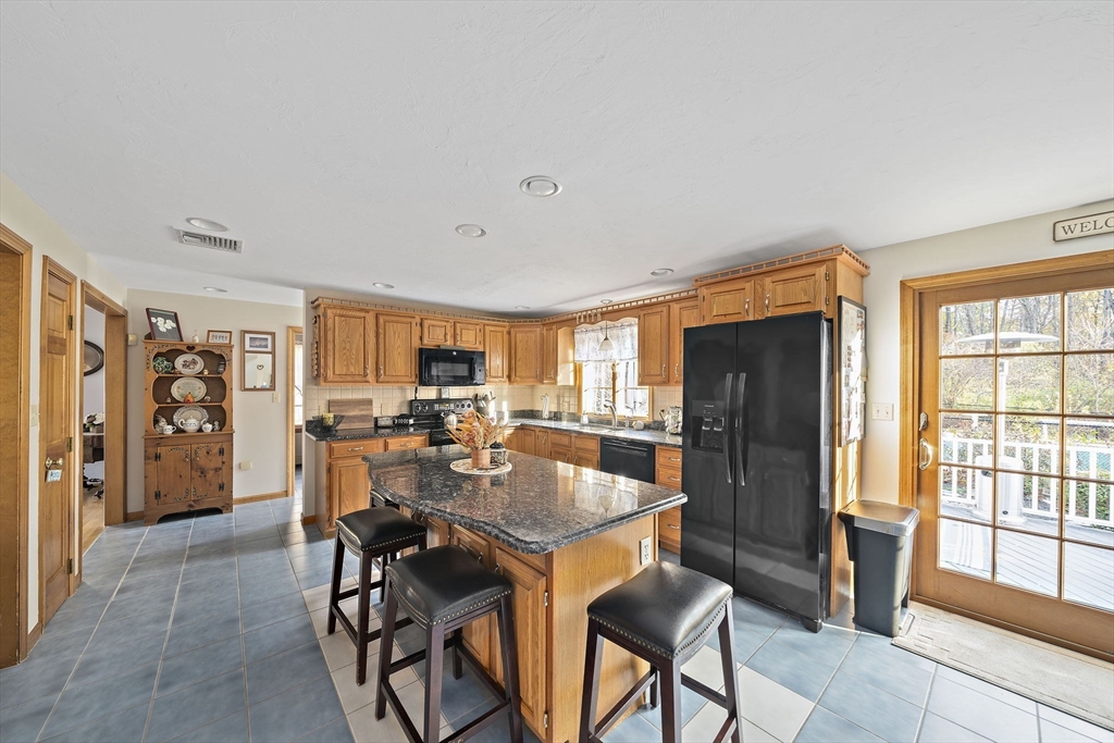 33 Tavern Way