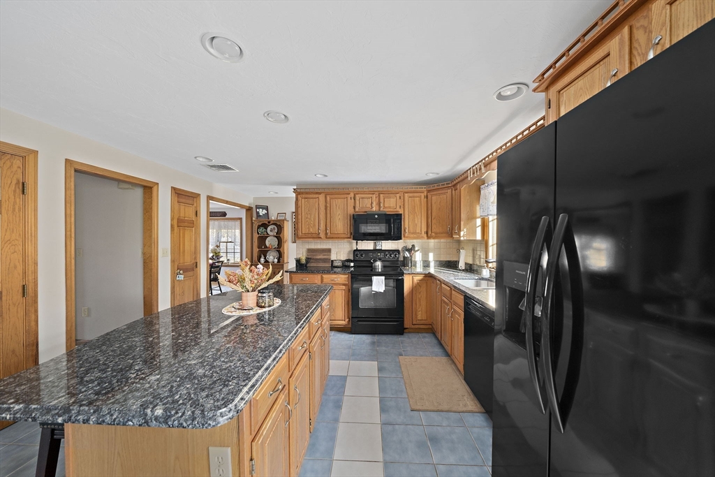 33 Tavern Way